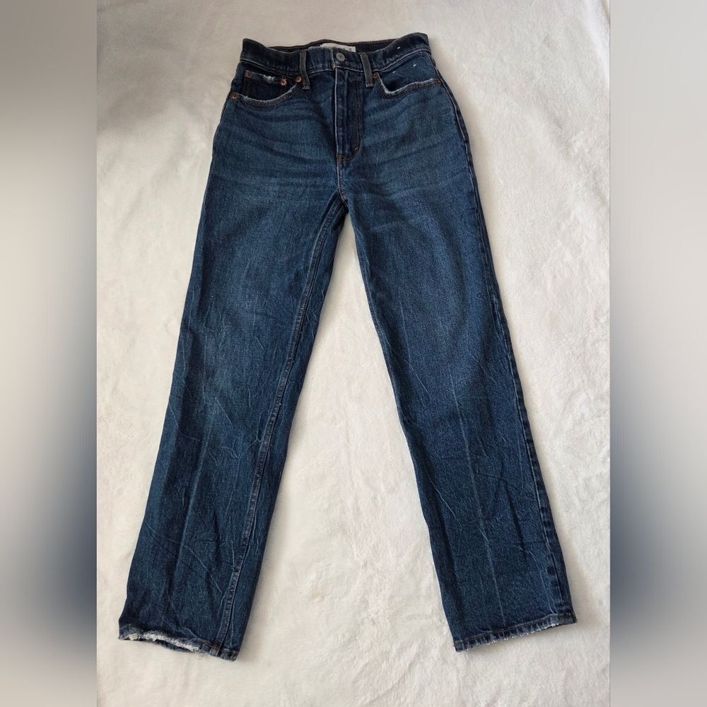 Abercrombie & Fitch The 90s Straight Ultra High Rise Distressed Jeans 25/0S